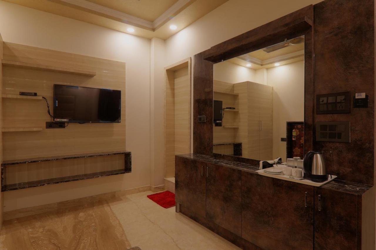 Shri Tirupati Residency Hotel Lucknow Bagian luar foto