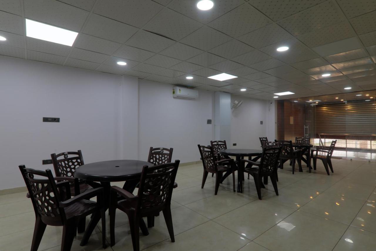 Shri Tirupati Residency Hotel Lucknow Bagian luar foto